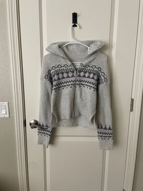 Cozy Zip-Up Nordic Pattern Sweater - Light Gray